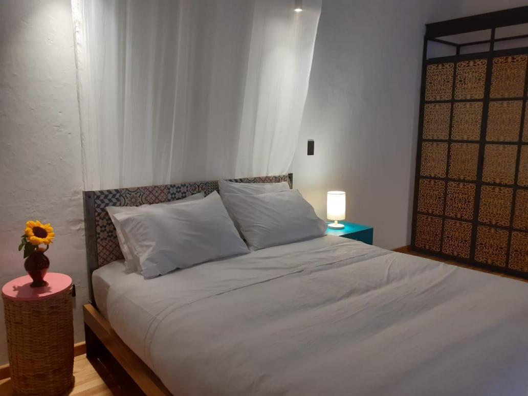 Hostal Suite Le Fabrique Cuenca Bagian luar foto