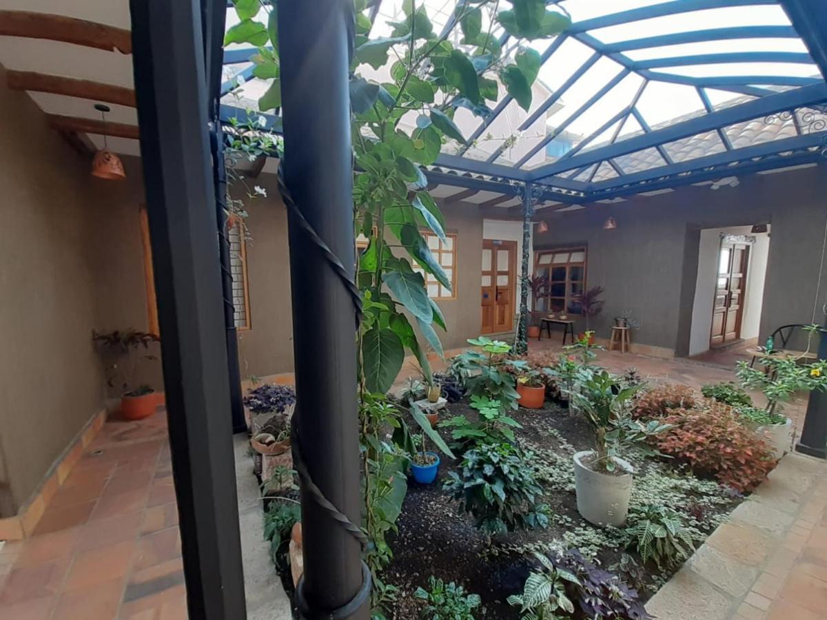Hostal Suite Le Fabrique Cuenca Bagian luar foto