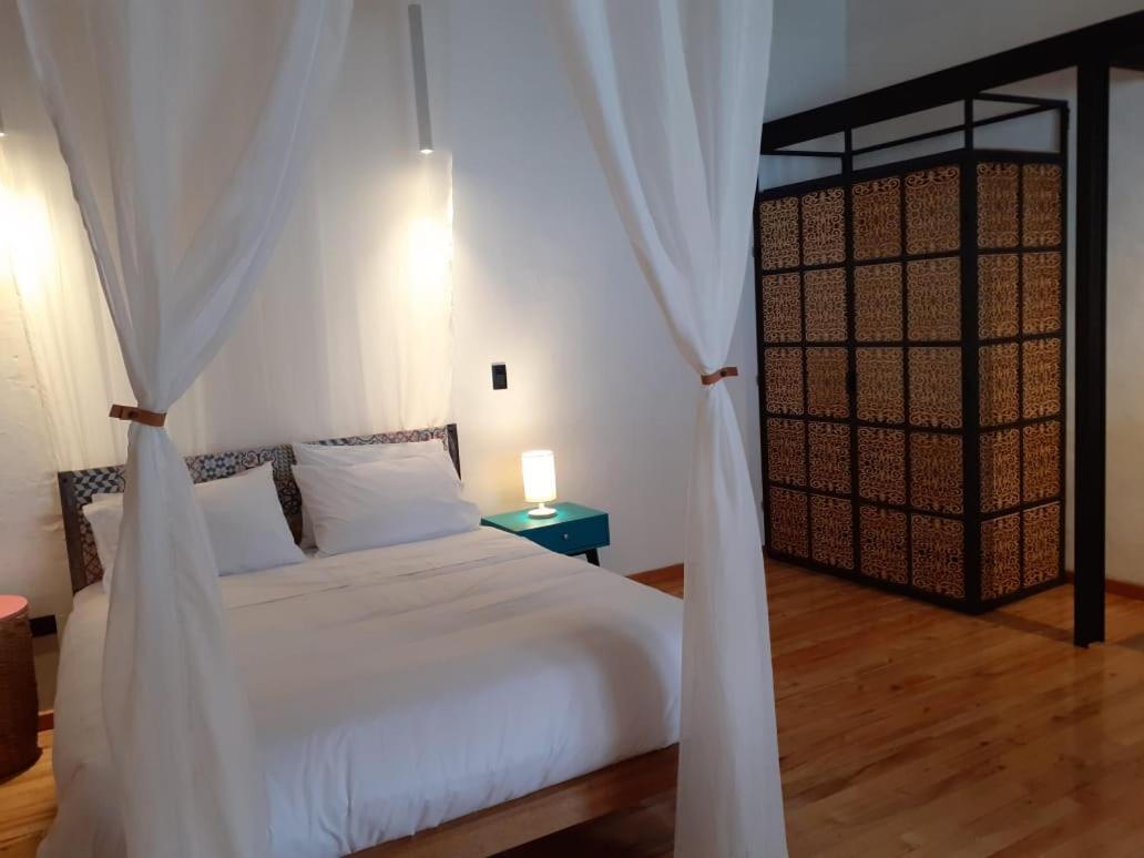 Hostal Suite Le Fabrique Cuenca Bagian luar foto