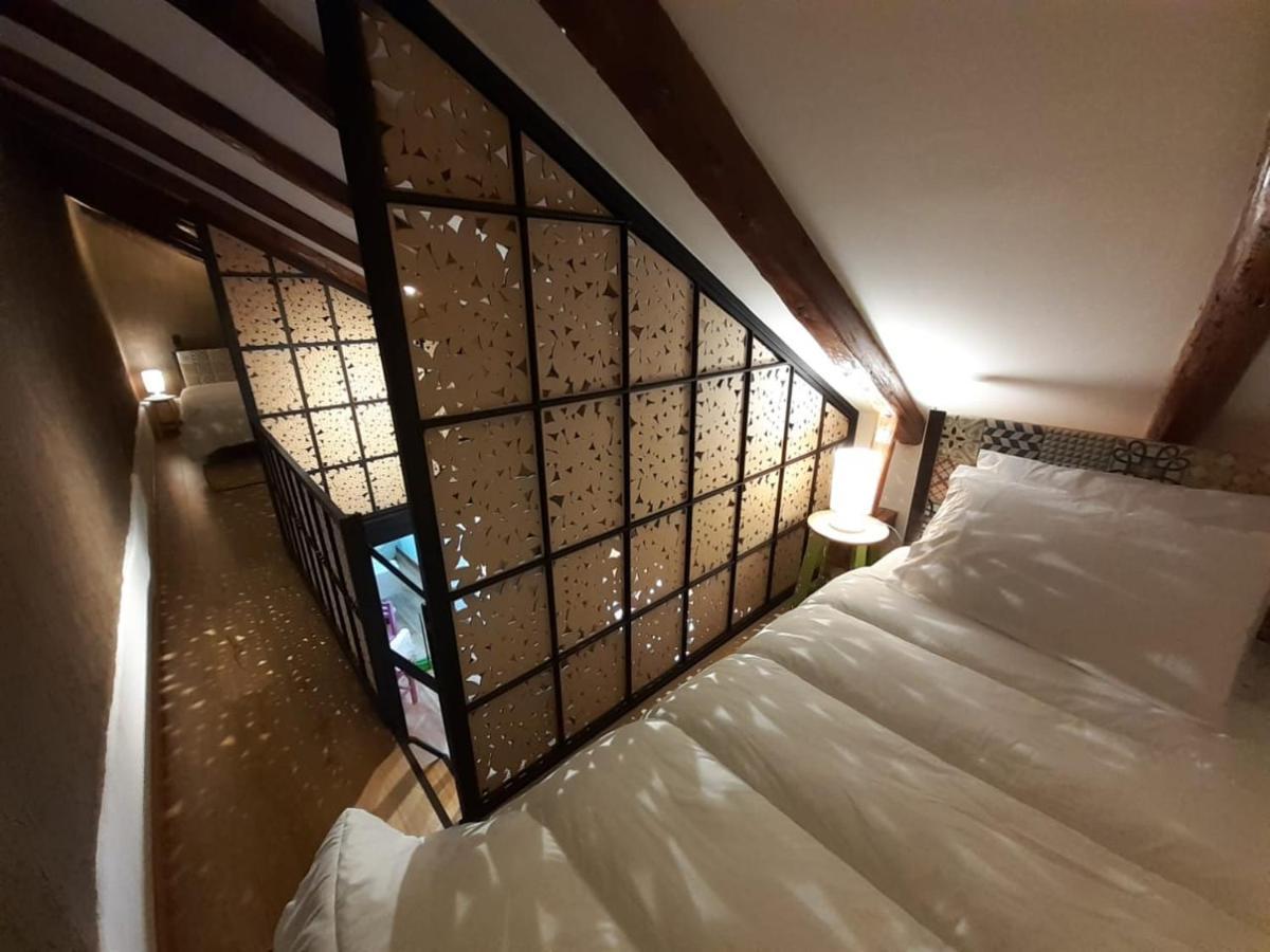 Hostal Suite Le Fabrique Cuenca Bagian luar foto