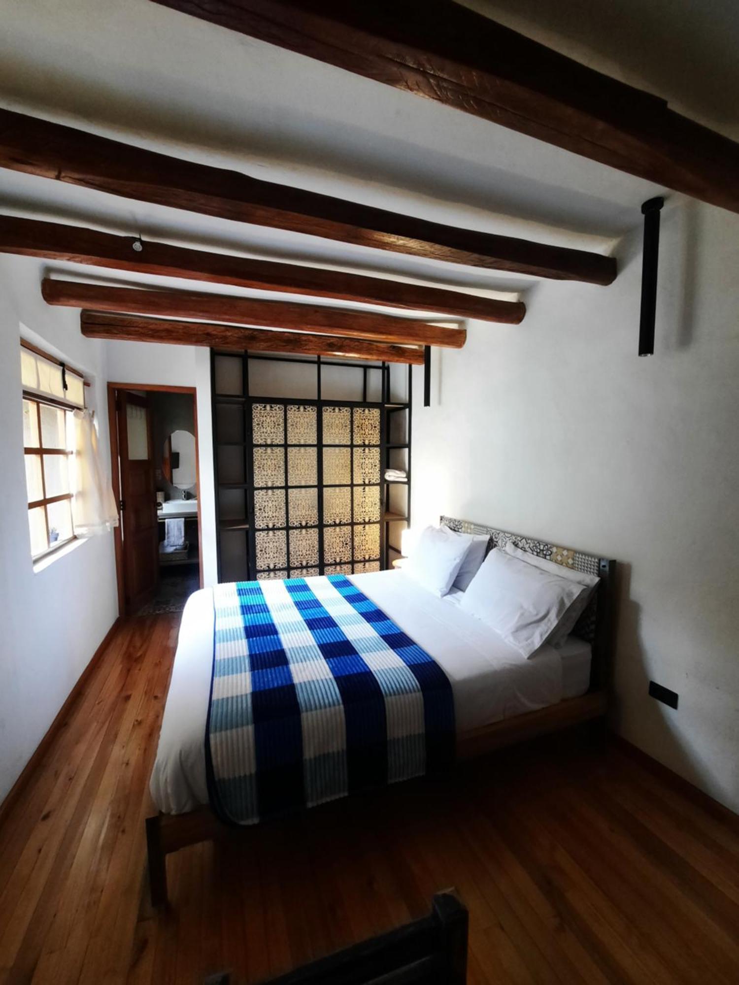 Hostal Suite Le Fabrique Cuenca Bagian luar foto