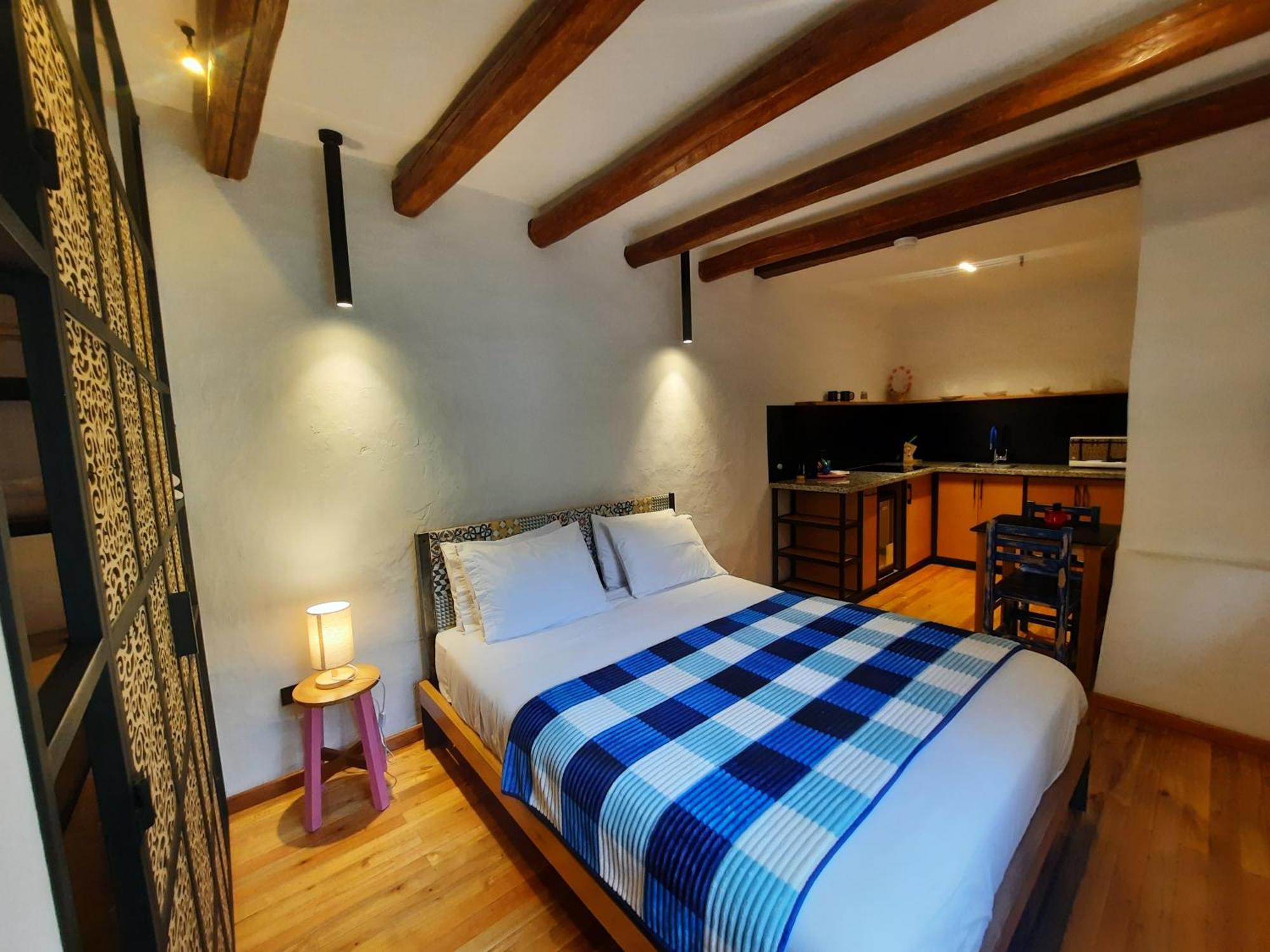 Hostal Suite Le Fabrique Cuenca Bagian luar foto