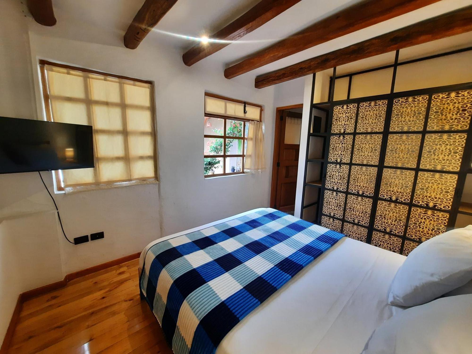 Hostal Suite Le Fabrique Cuenca Bagian luar foto
