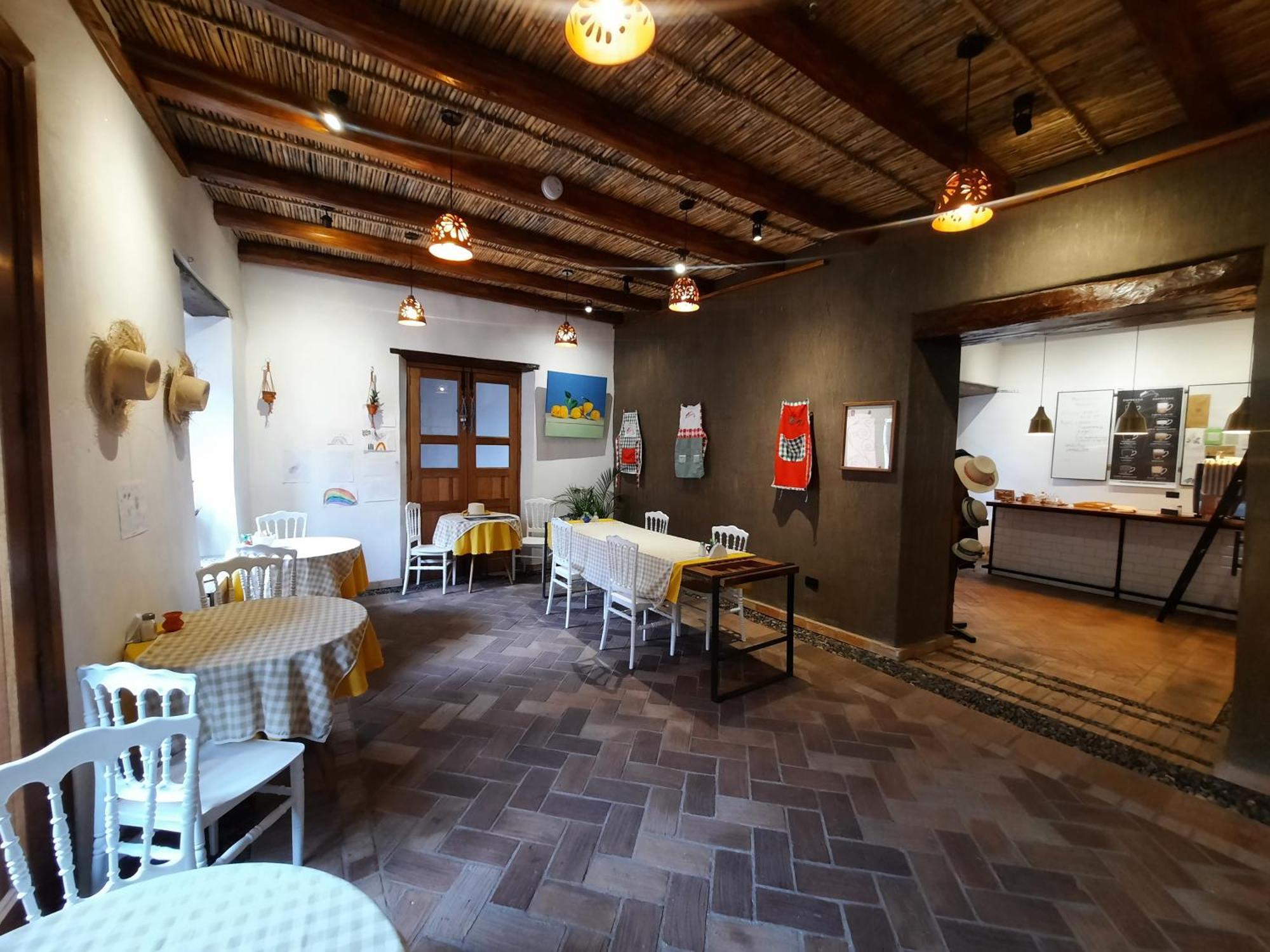 Hostal Suite Le Fabrique Cuenca Bagian luar foto