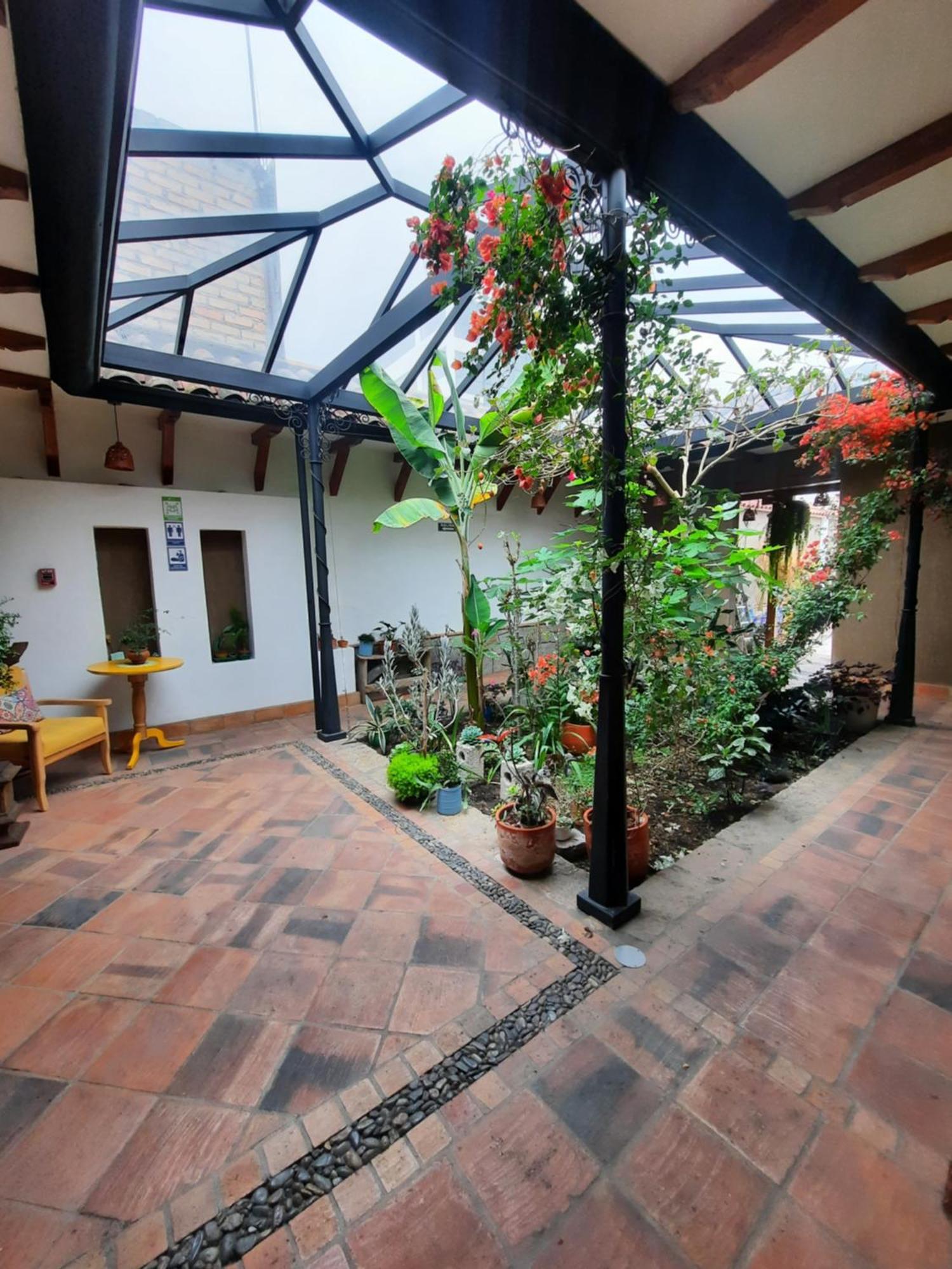 Hostal Suite Le Fabrique Cuenca Bagian luar foto