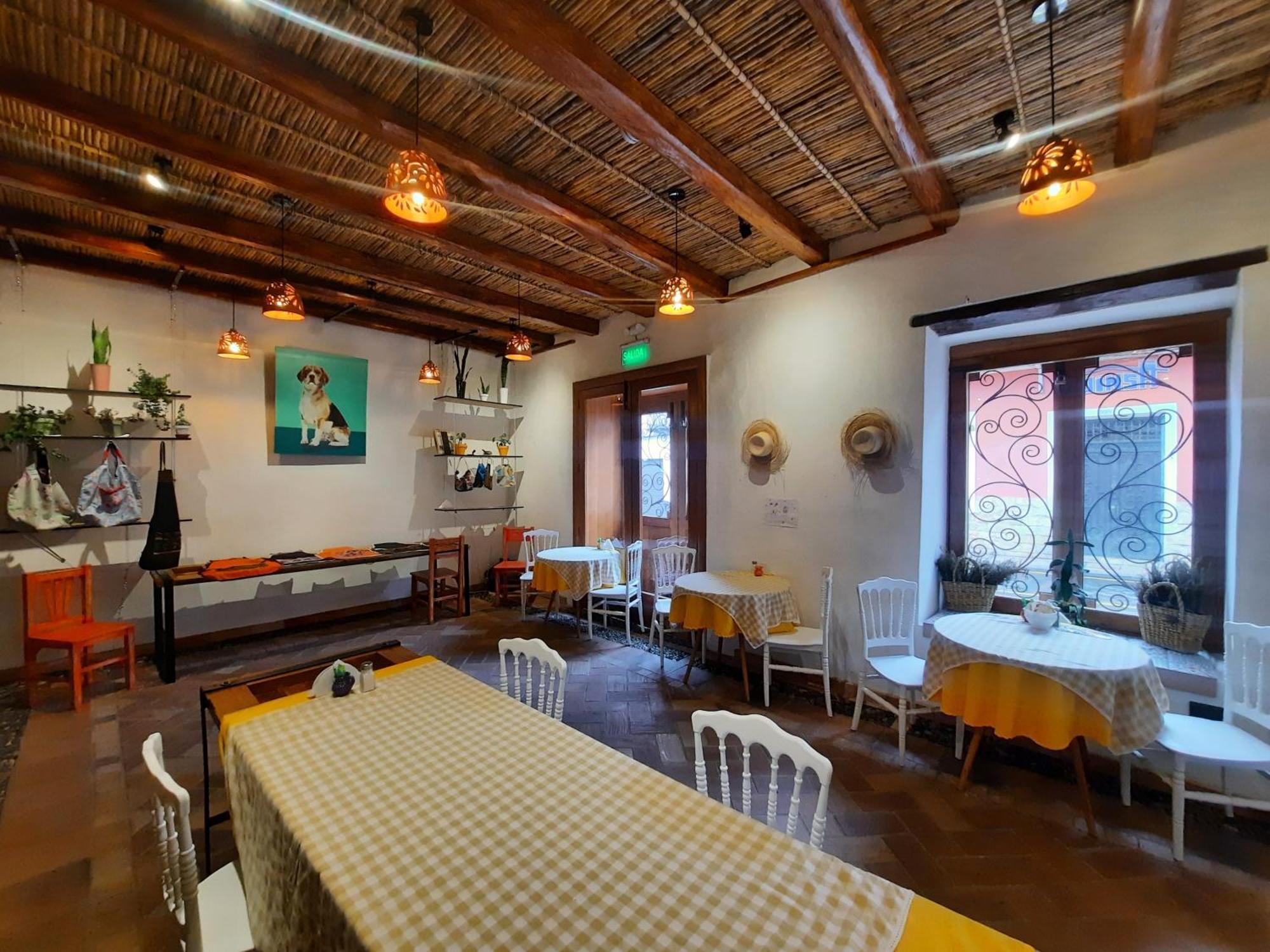 Hostal Suite Le Fabrique Cuenca Bagian luar foto