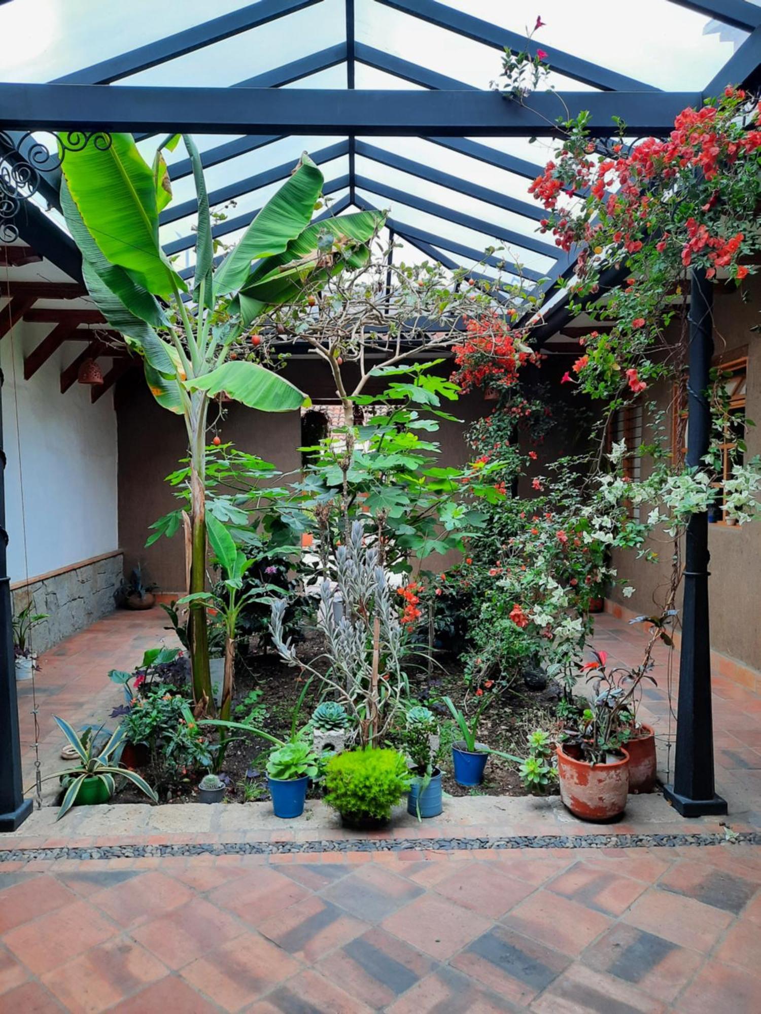 Hostal Suite Le Fabrique Cuenca Bagian luar foto
